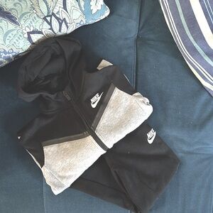 Boys Pre-owned Nike Sweatsuit